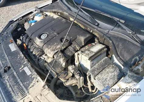 2012 Volkswagen Passat 2.5L S z USA, uszkodzony, nr VIN 1VWAP7A38CC053708